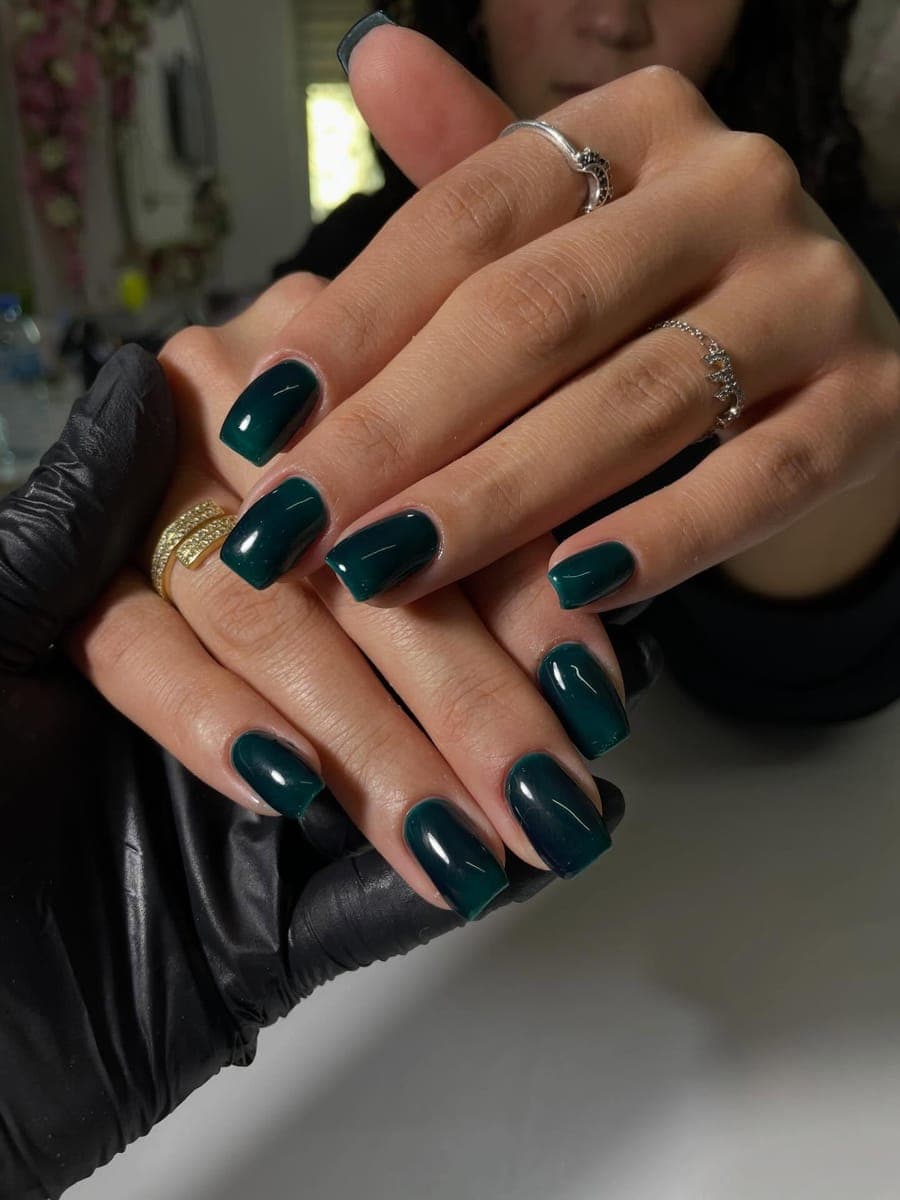 Glossy emerald green square gel nails