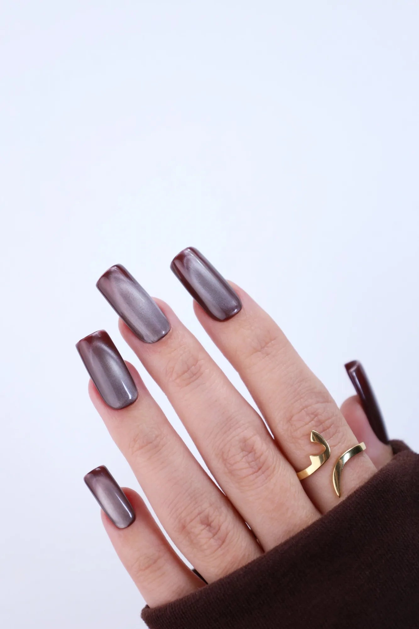 Bronze Silk Cat Eye Gel Polish swatch