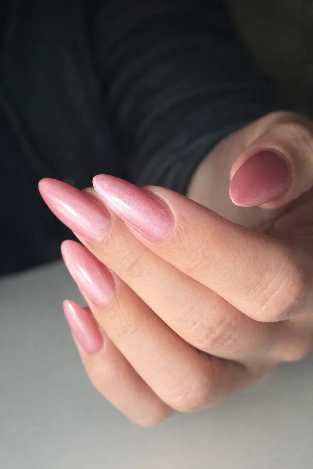 Rose Quartz Glow Cat Eye Gel Polish swatch