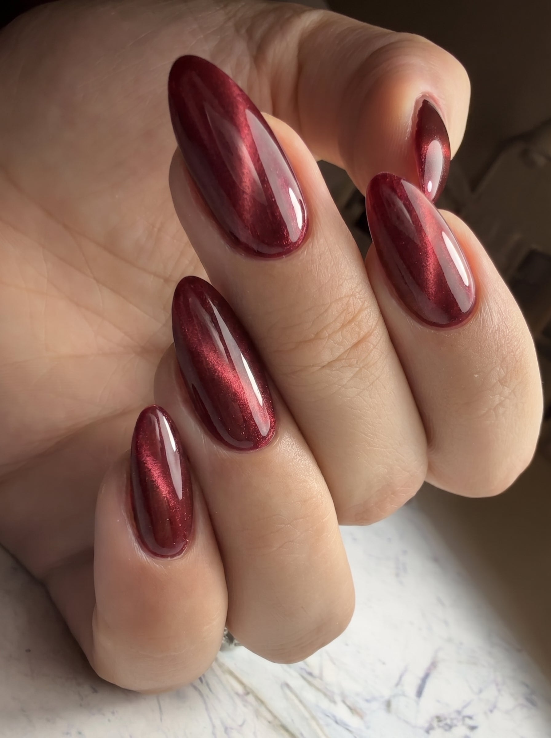 Red Velvet Cat Eye on nails